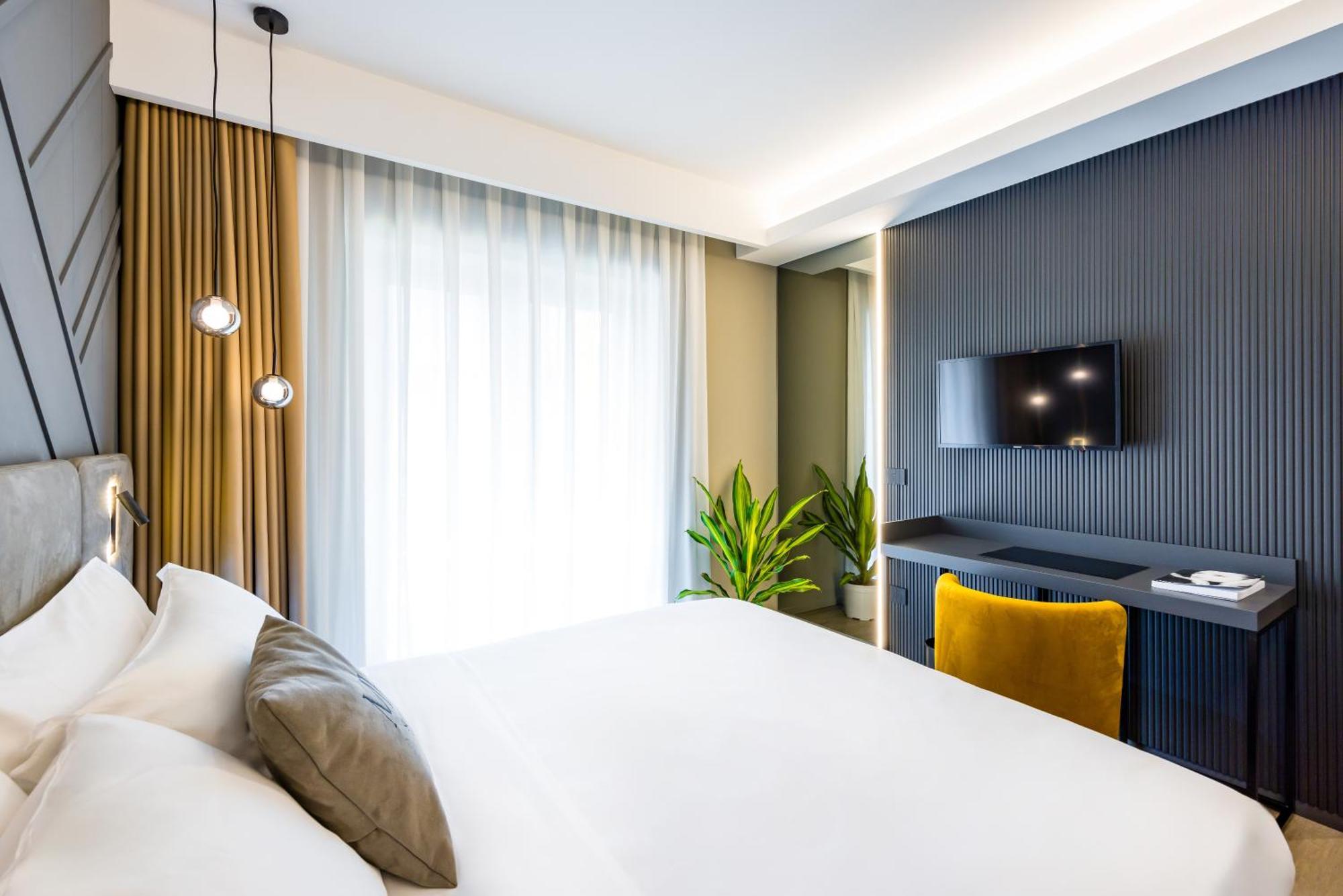 Mh Suites Plebiscito نابولي المظهر الخارجي الصورة