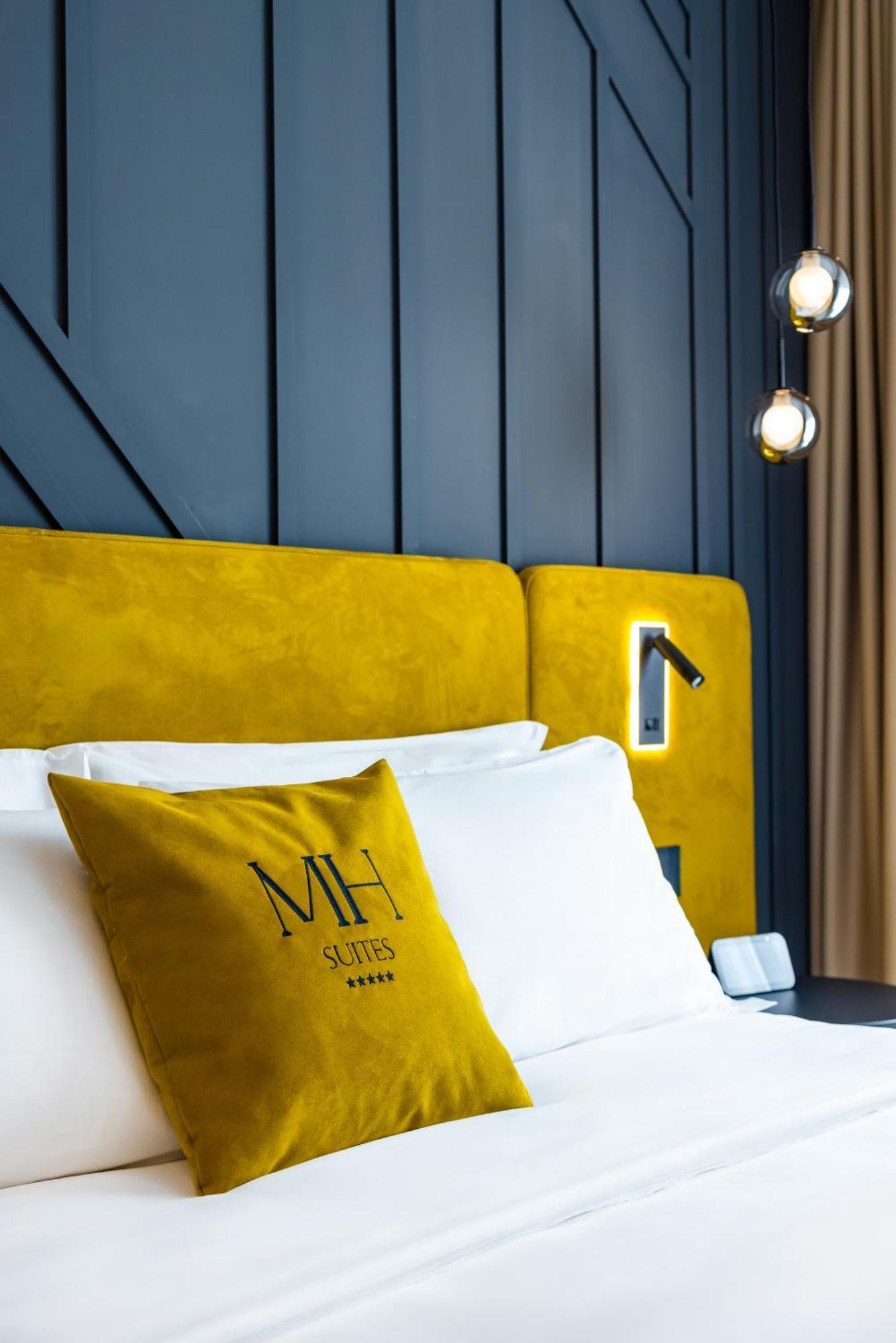 Mh Suites Plebiscito نابولي المظهر الخارجي الصورة