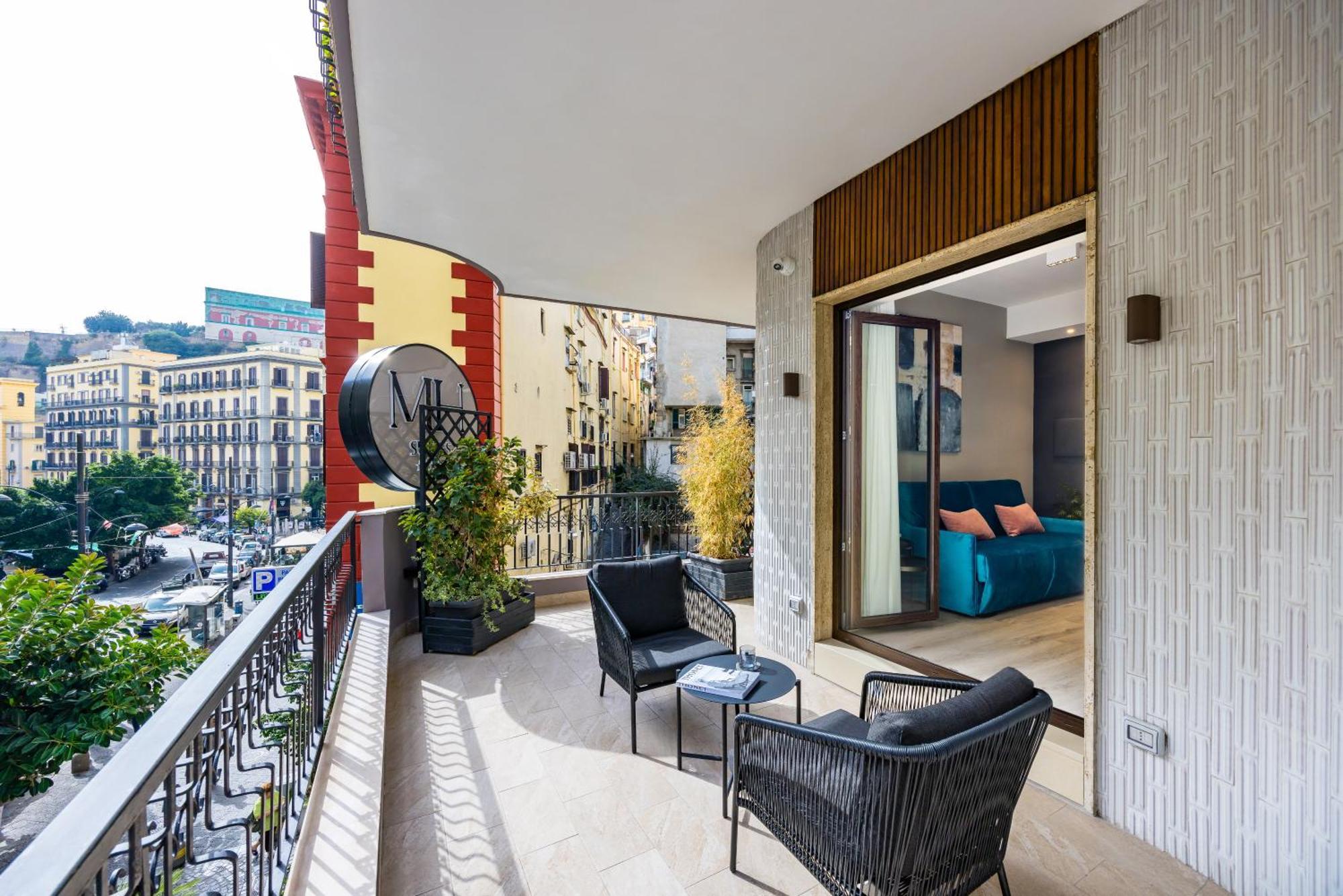 Mh Suites Plebiscito نابولي المظهر الخارجي الصورة