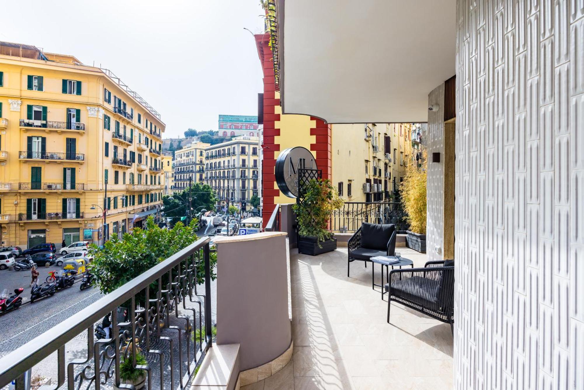 Mh Suites Plebiscito نابولي المظهر الخارجي الصورة
