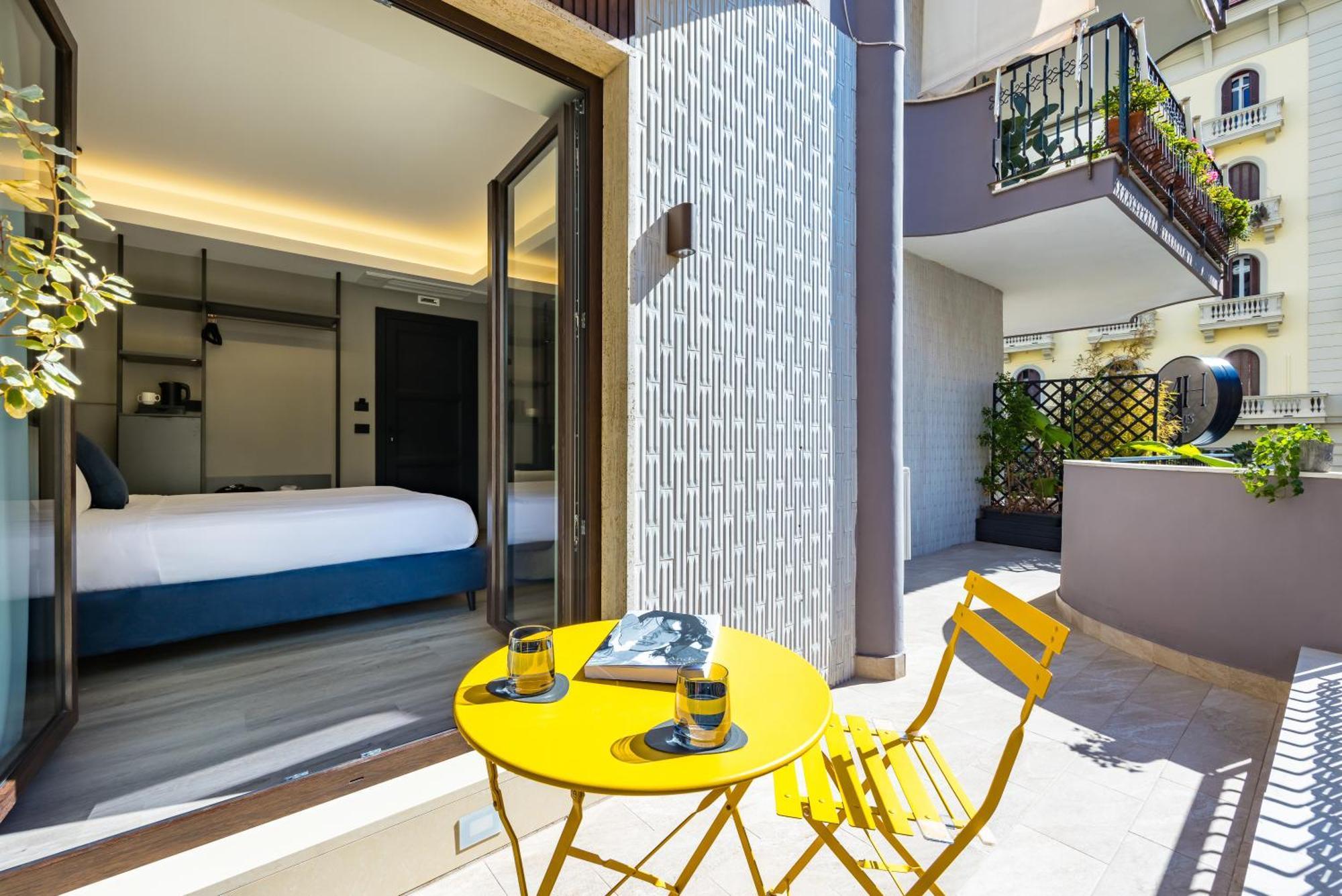 Mh Suites Plebiscito نابولي المظهر الخارجي الصورة