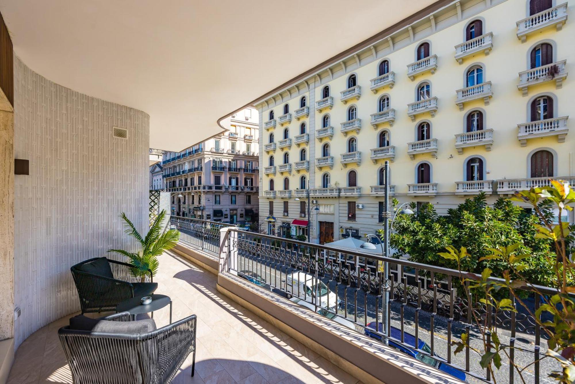 Mh Suites Plebiscito نابولي المظهر الخارجي الصورة